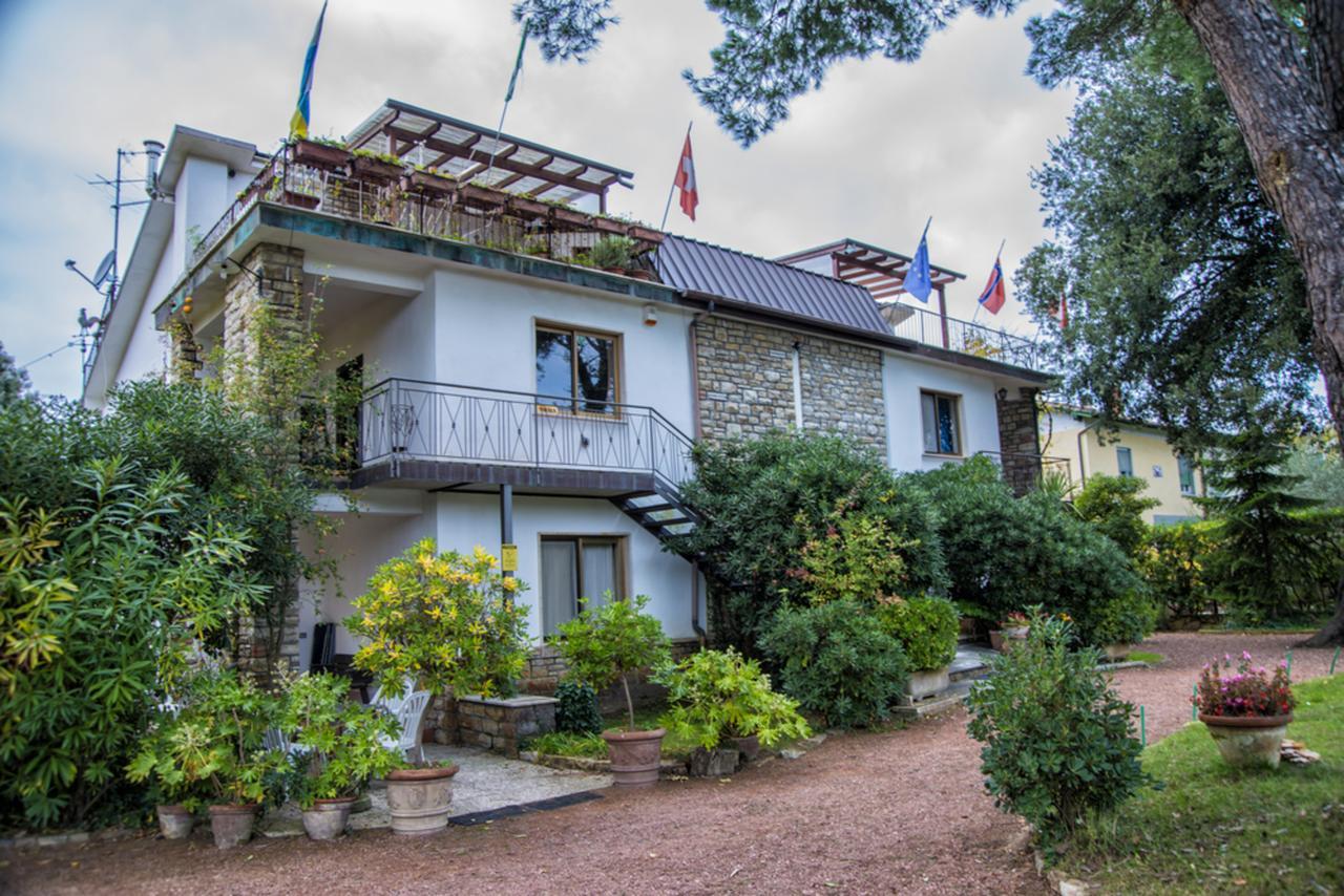 Casa Furrer Lejlighedshotel Tirrenia Eksteriør billede