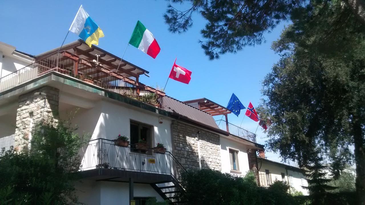 Casa Furrer Lejlighedshotel Tirrenia Eksteriør billede