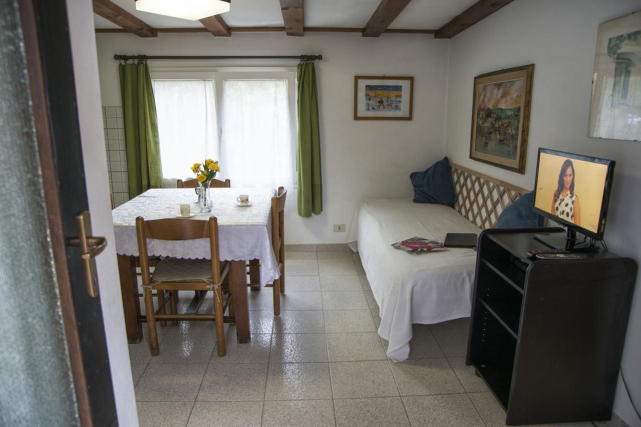 Casa Furrer Lejlighedshotel Tirrenia Eksteriør billede